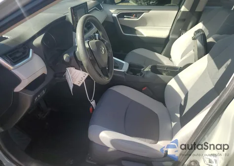 2019 Toyota Rav4 Xle z USA, uszkodzony, nr VIN JTMP1RFV0KD029903